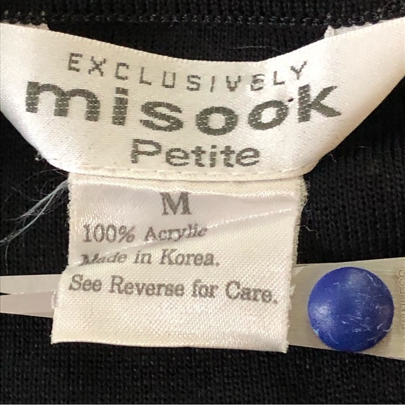 Exclusively Misook Petite Black Sleeveless Deep Scoop Neck Stretch Knit Shell - Picture 11 of 12